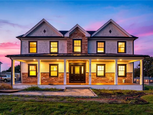 95 W Main Rd, Portsmouth, RI 02871