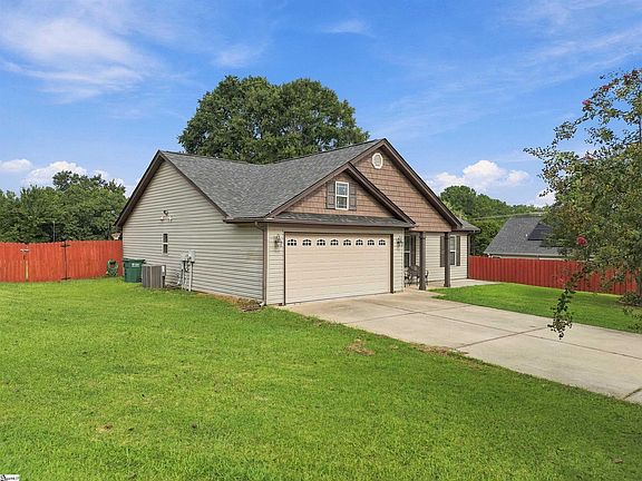 2nd image of 146 Gibbs Rd