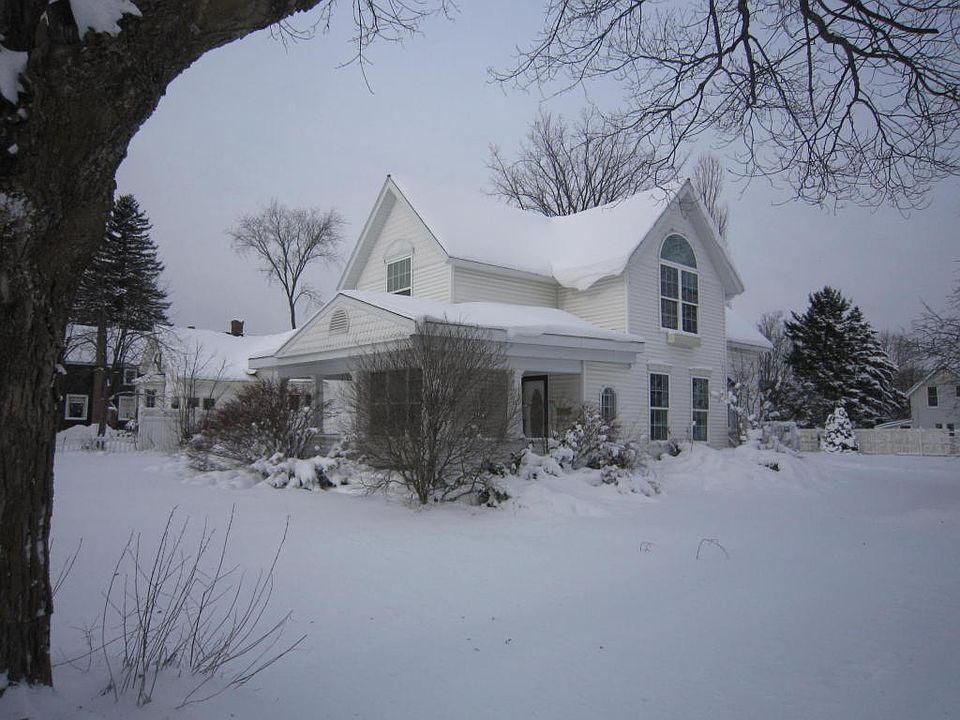 1st image of 302 W Truman St
