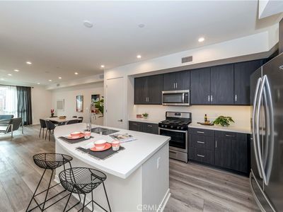 14124 W Monroe Pl, Van Nuys, CA, 91405