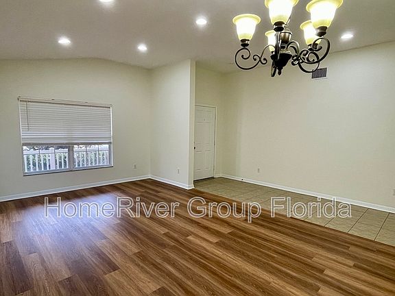 5th image of 27325 Edenfield Dr