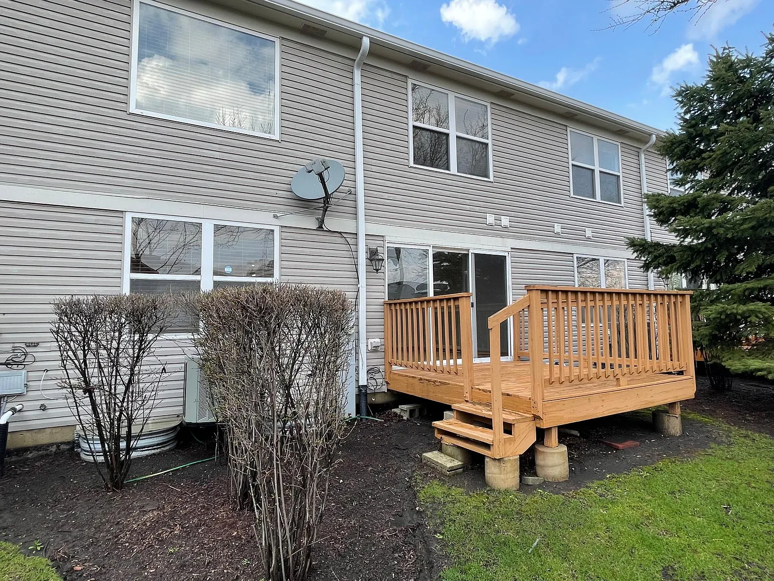 2 bed, 2.5 bath, 1924 sqft, $2,900 — Photo 4