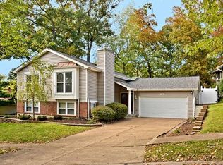 141 Holly Garden Dr, Ballwin, MO