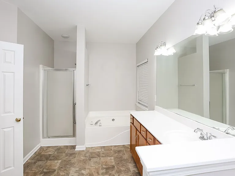 7215 Hathaway Ct — Photo 14