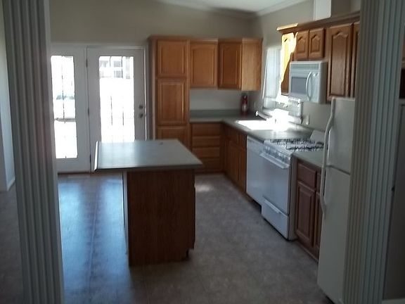 4th image of 16263 Derby Ct
