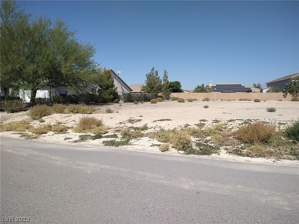 2nd image of 4900 E Ridgewood Dr