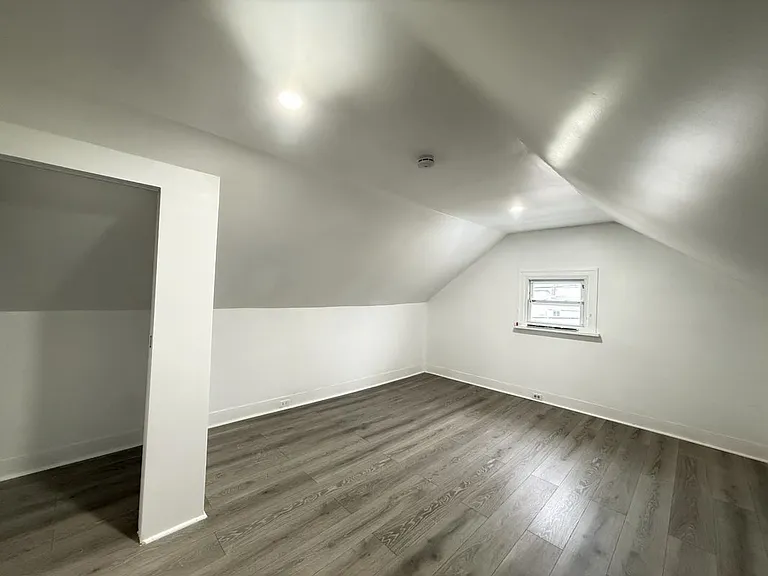 735 Main St — Photo 14