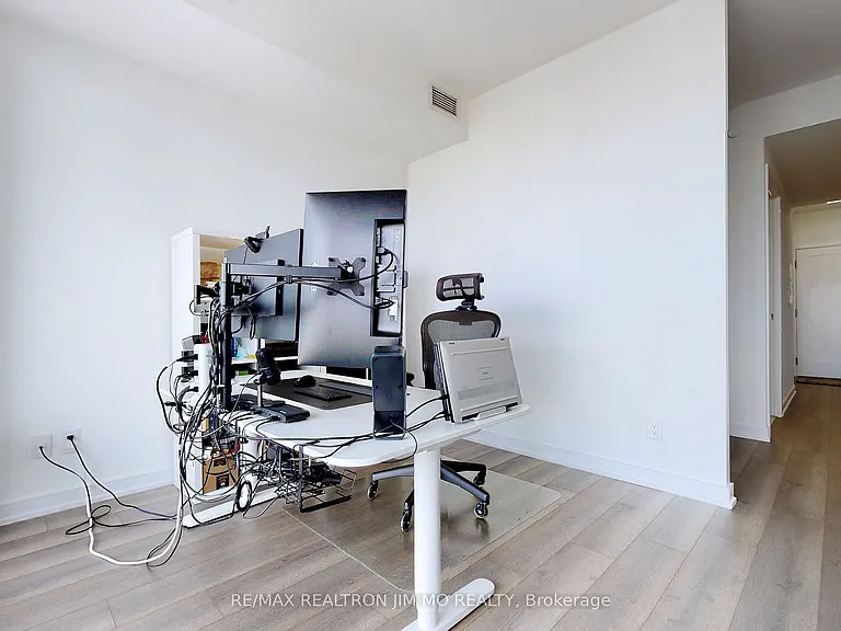 3 Gloucester St #3205 — Photo 24