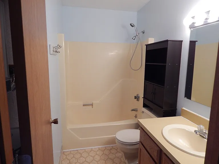 340 Sunderland Rd #36G — Photo 10