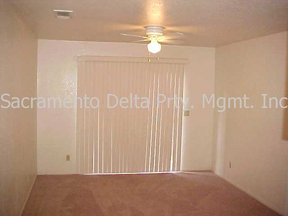 3rd image of 9086 Salmon Falls Dr
