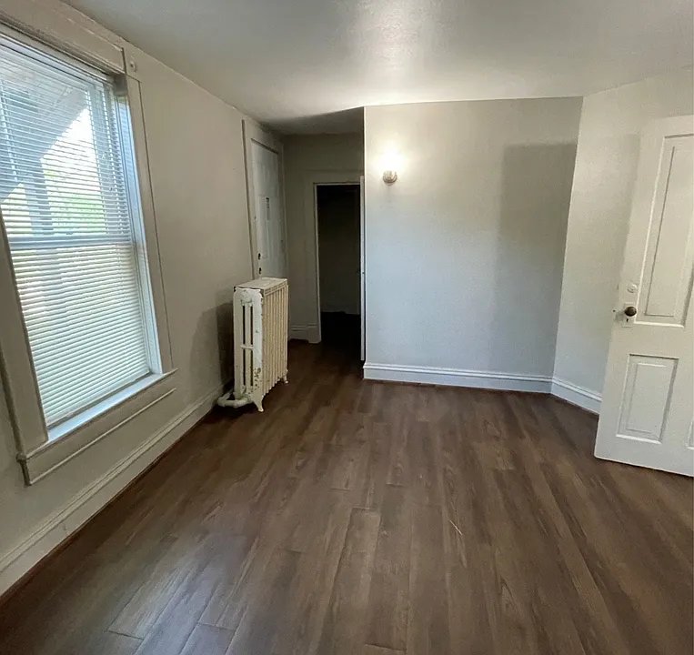 909 5th Ave