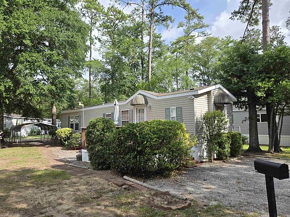 4th image of 466 W Banks Dr.