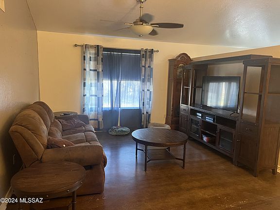 3rd image of 3301 W Coriander Dr