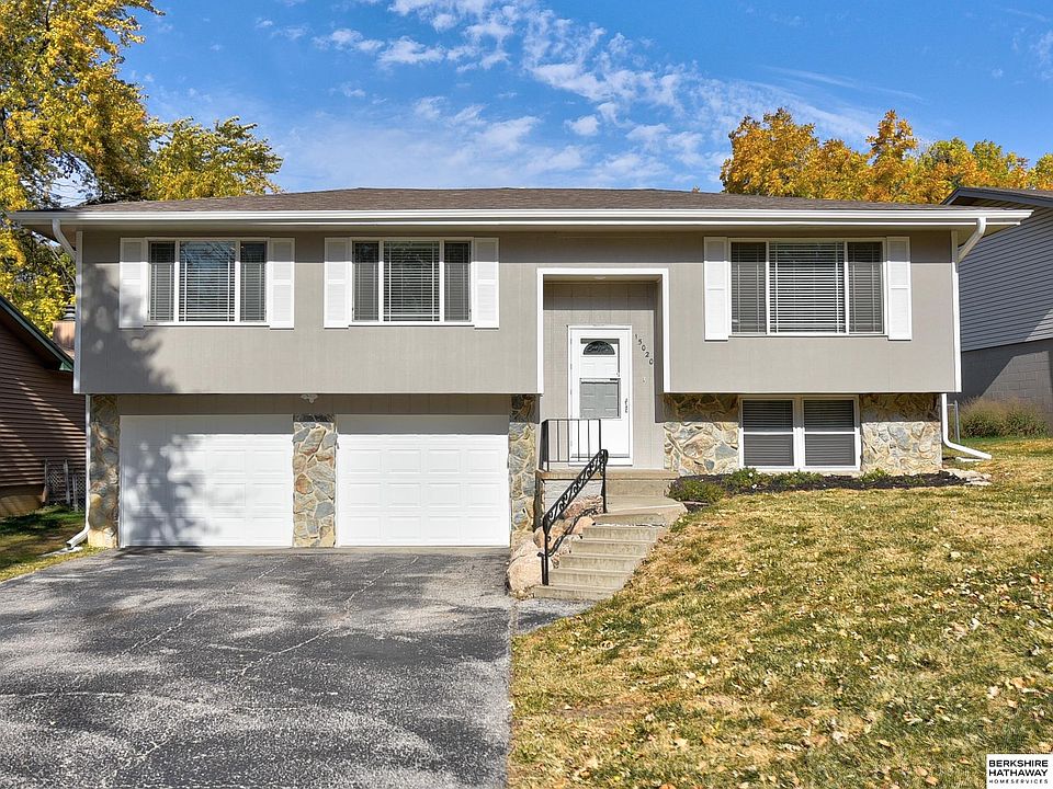 1st image of 15020 Westchester Cir