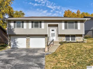 15020 Westchester Cir, Omaha, NE 68154