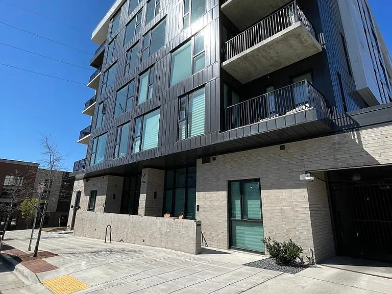 522 S Harrington St #102 — Photo 1