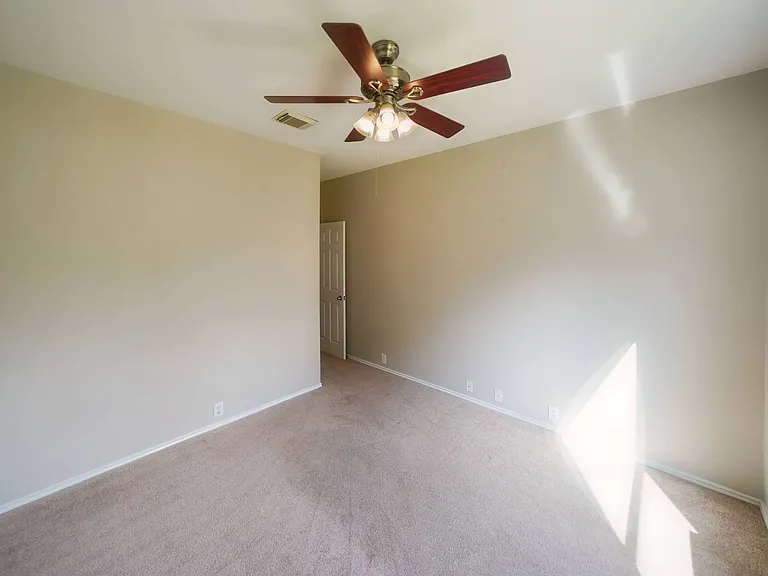 4736 Green Bluff Dr — Photo 25