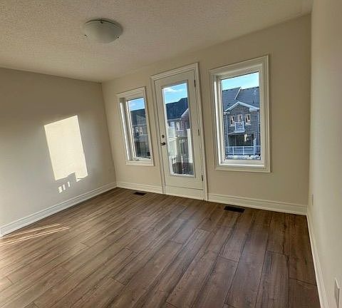 5th image of 2940 Whites Rd
