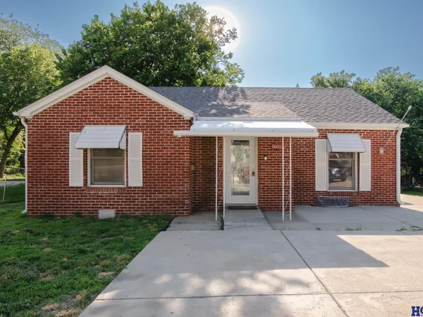 1605 S 48th St, Lincoln, NE 68506