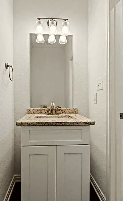 3 bed, 2.5 bath, 1600 sqft, $1,600 — Photo 3