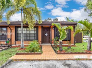 10350 Mango Ct, Pembroke Pines, FL 33026