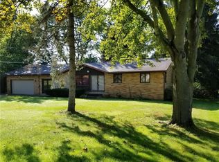 3350 Weber Dr, Barberton, OH 44203