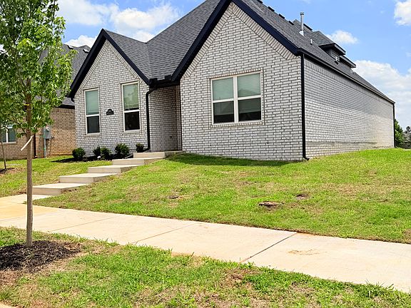 2nd image of 2903 SW Lovely Ln