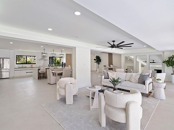 2nd image of 1113 SE 15th Avenue