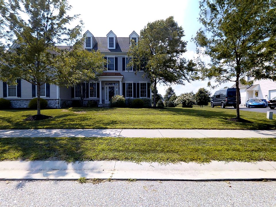 1st image of 110 Parker Dr