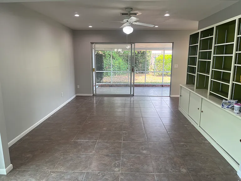 4727 Elaine Pl — Photo 11