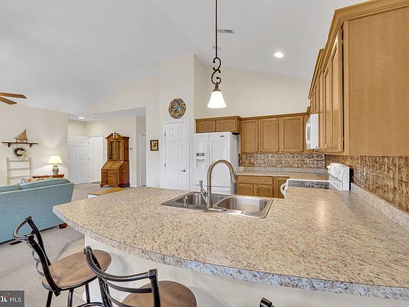 5th image of 31744 Duane Dr