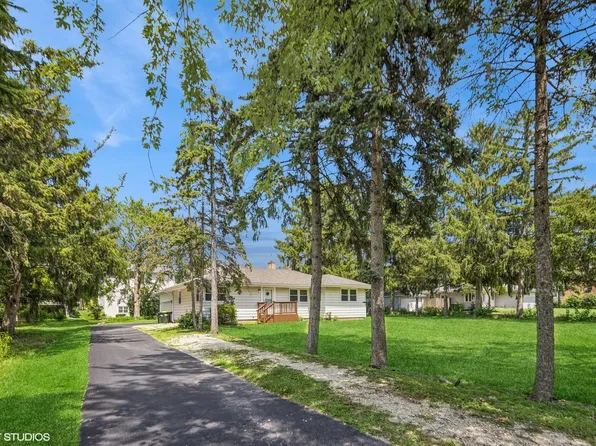 12 E 60th St, Westmont, IL 60559