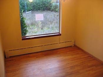 3rd image of 316 6th St NE