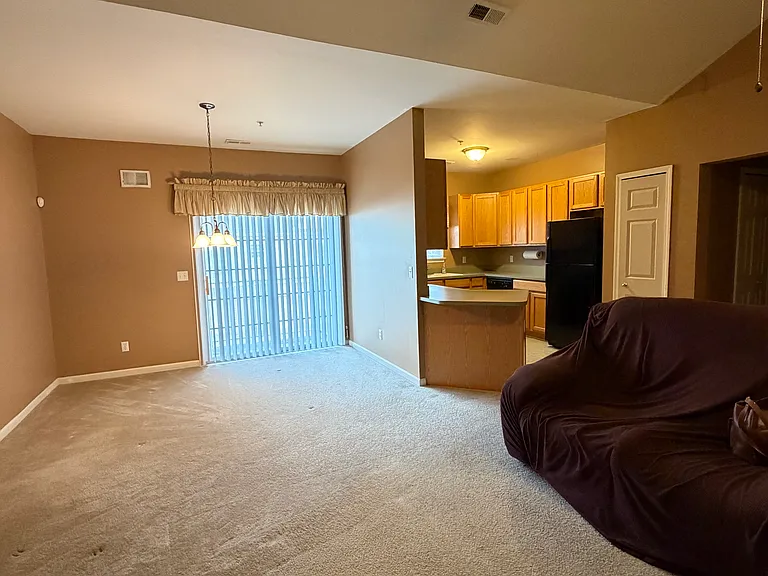 3210 Addington Dr — Photo 2