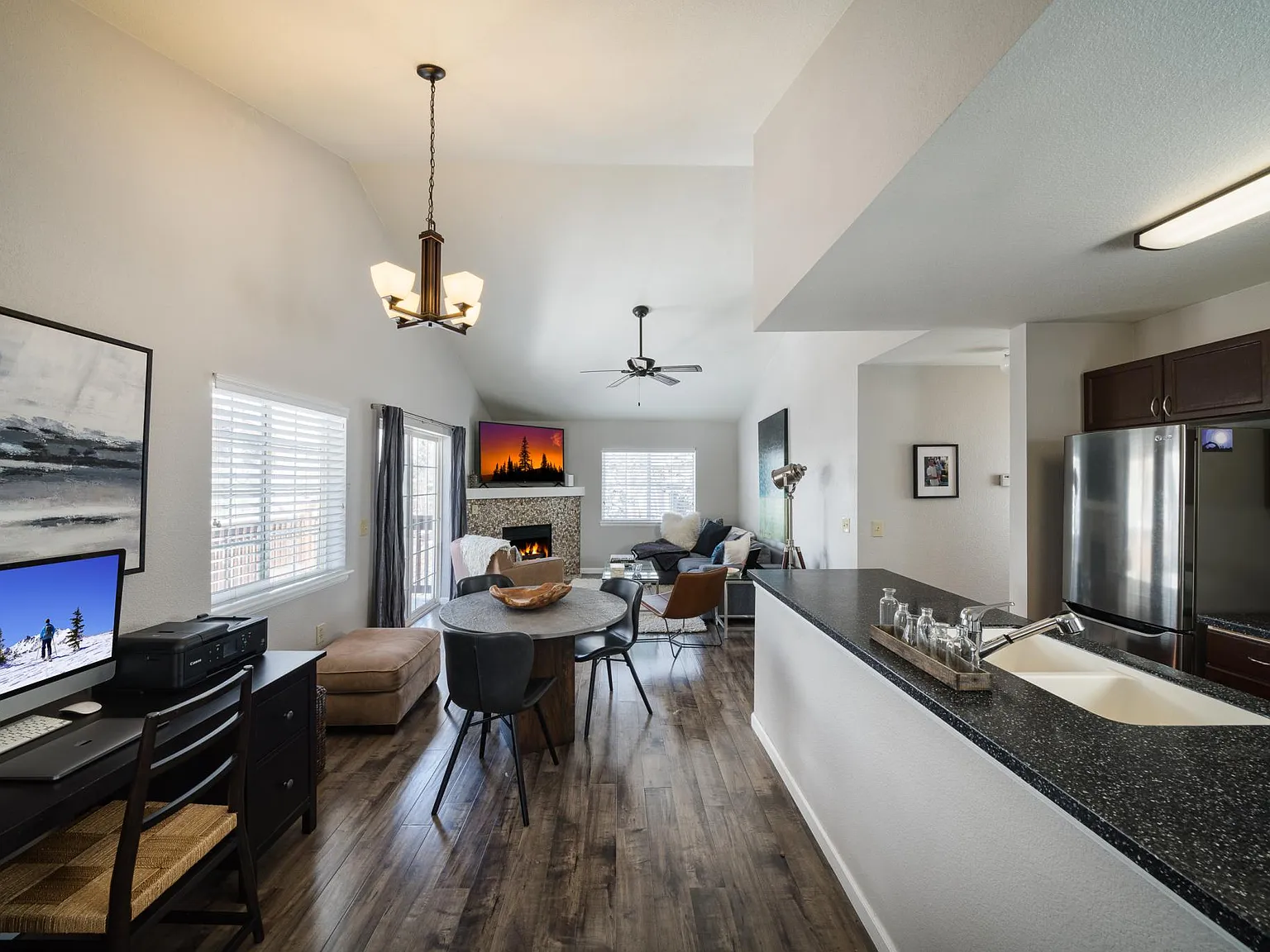 1604-1604 Crazy Horse Cir — Photo 2