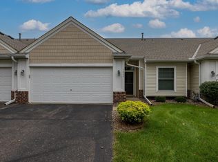 5800 Prairie Ridge Dr, Shoreview, MN 55126