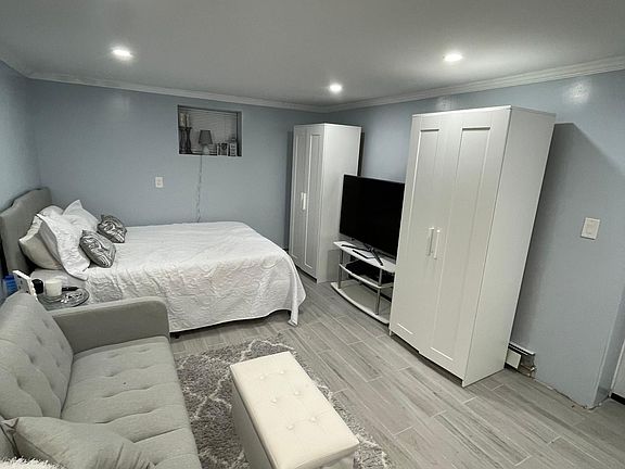 3rd image of 130 Winfred Ave #B1
