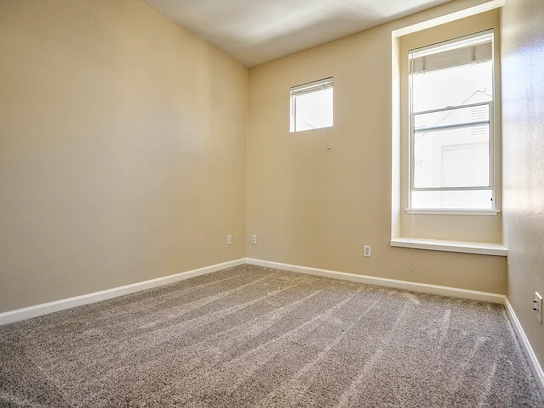 170 Paseo Ct — Photo 10