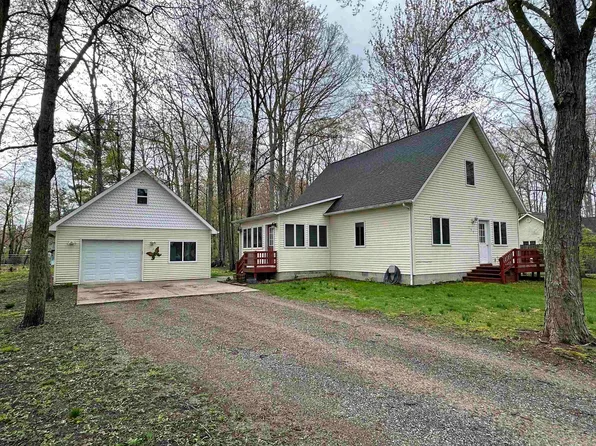 197 Perry St, Montrose, MI 48457