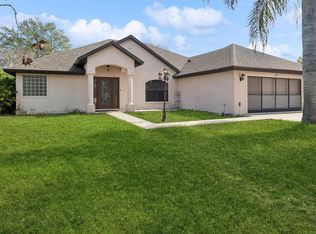 4471 Marsh Harbor Dr, Tavares, FL 32778