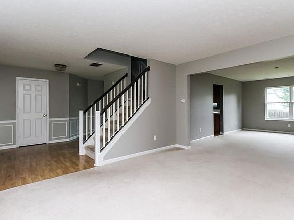 4th image of 10738 Standish Pl