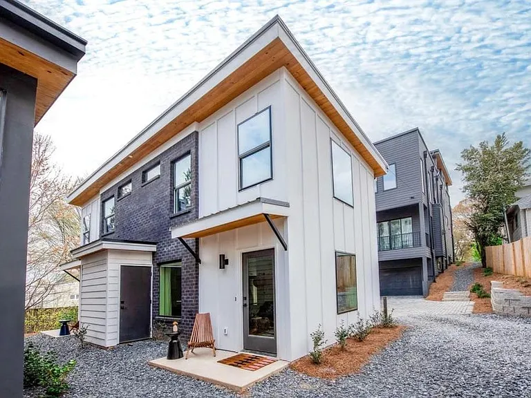 542 Boulevard Pl NE #C — Photo 25