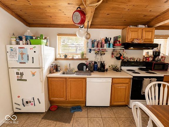 3rd image of 4476 E North Rd