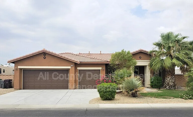 37853 Avon St — Photo 1