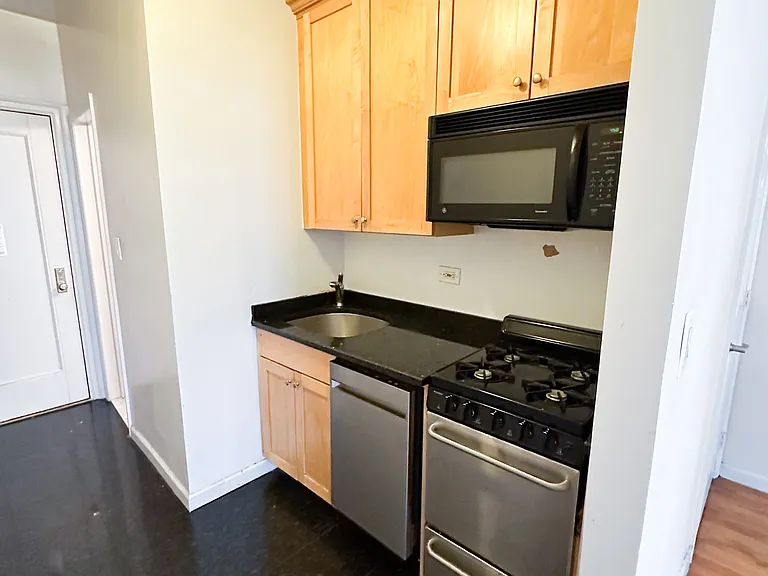 152 E 84th St #5K — Photo 5