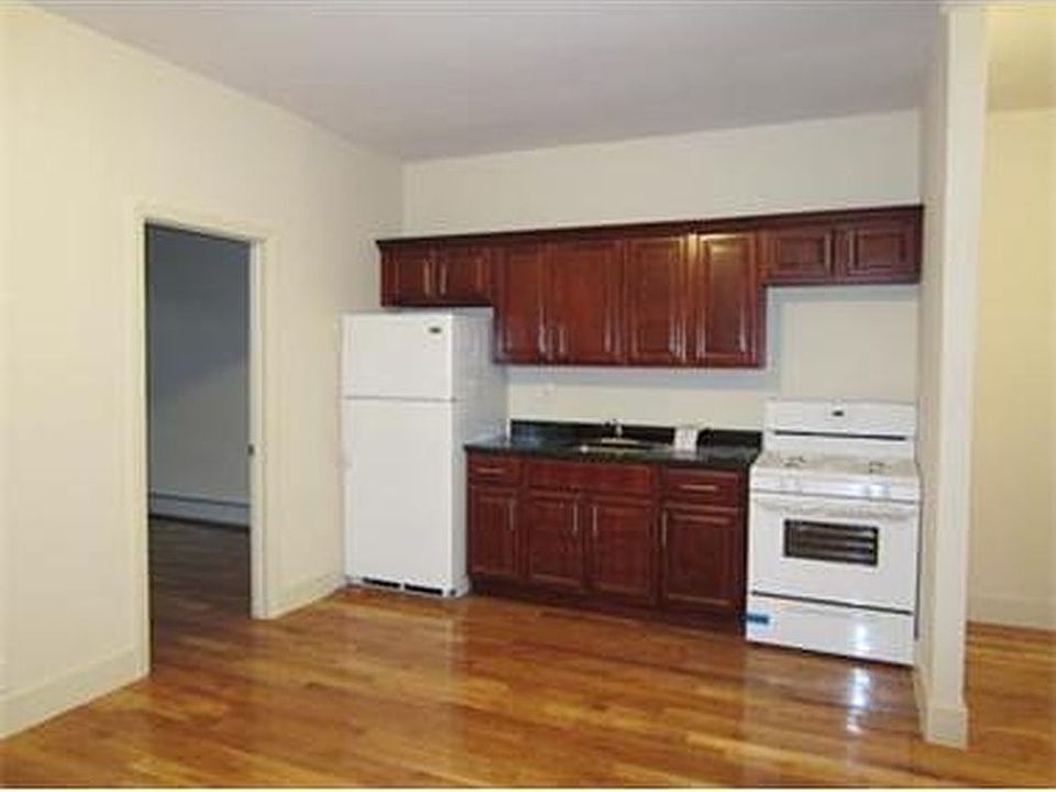 2nd image of 356 Rockaway Pkwy #0