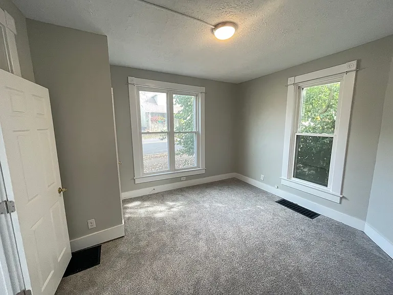 504 S 4th- HBS — Photo 6