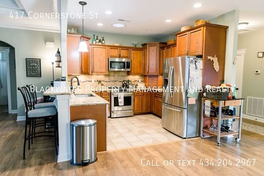 3 Bedroom, 2 Bathroom Cornerstone Single Family Home With Two Car Garage!! — Photo 2