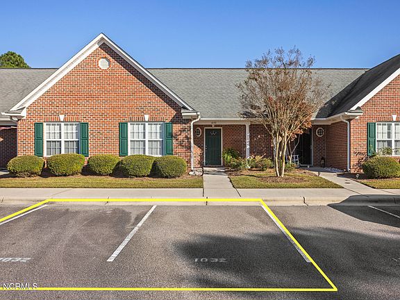 3rd image of 1032 Bridgeport Way