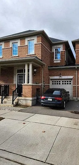 121 Huguenot Rd — Photo 1